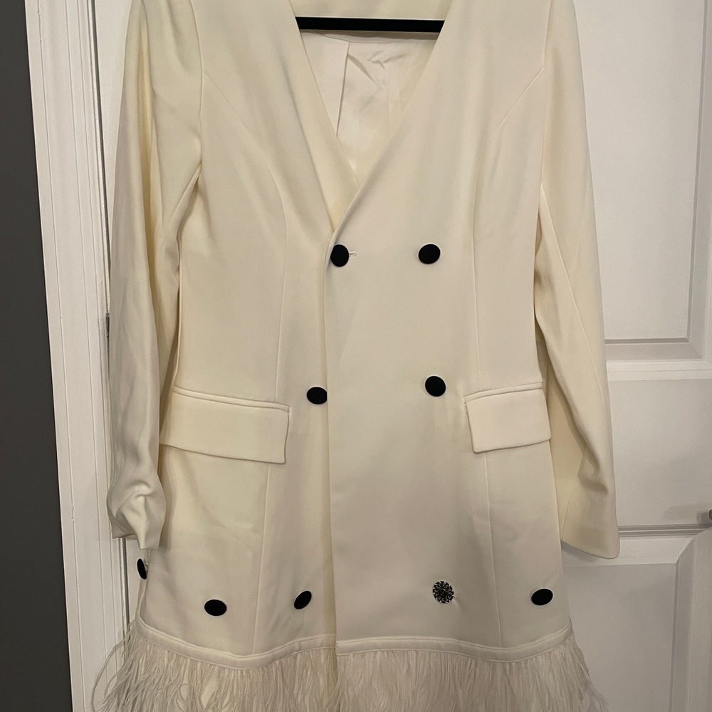 Chic Cream Blazer Dress with Feather Hem